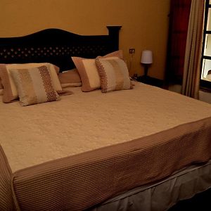 Deluxe Queen Room One Queen Bed